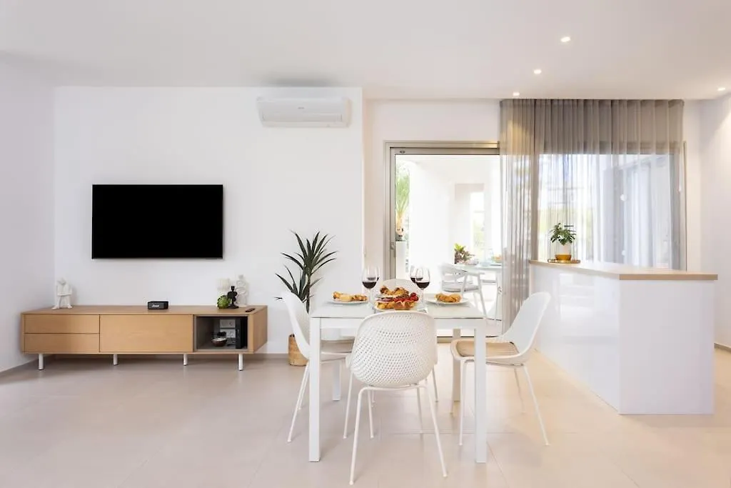 Garden Serenity Retreat And Workspace With Heated Pools And Gym Palm-mar Apartment