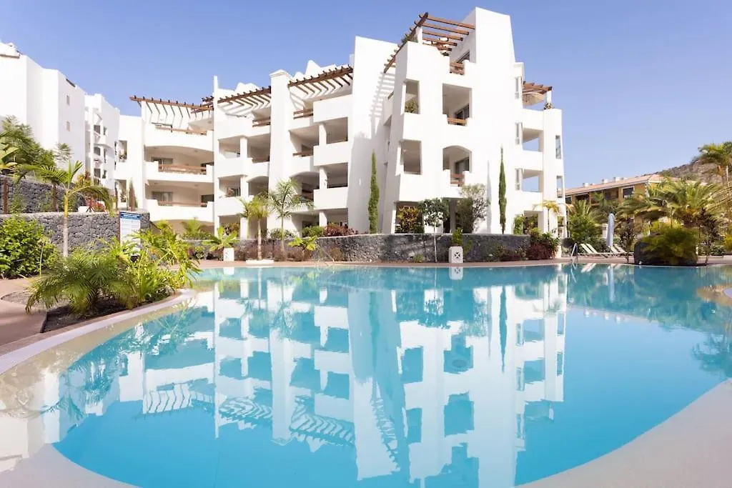 Apartment Garden Serenity Retreat And Workspace With Heated Pools And Gym Palm-mar