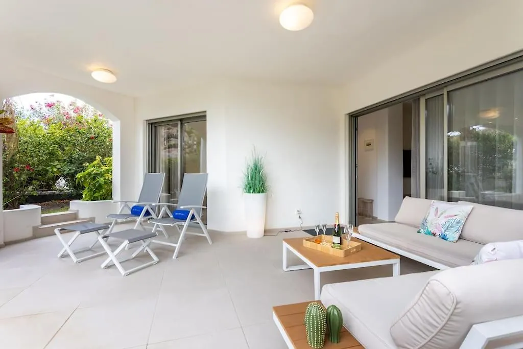 Apartment Garden Serenity Retreat And Workspace With Heated Pools And Gym Palm-mar