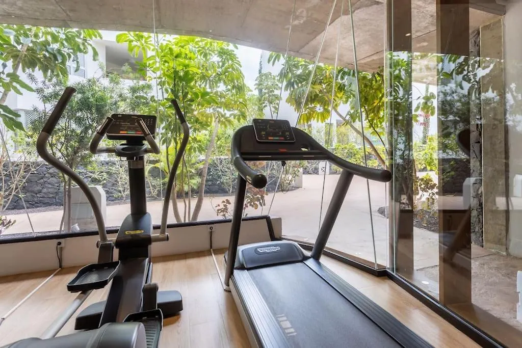 Apartment Garden Serenity Retreat And Workspace With Heated Pools And Gym Palm-mar